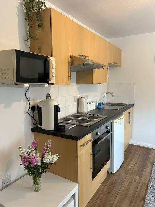 31 Canal Apartments, Canal View -Temple Meads Бристол Екстериор снимка